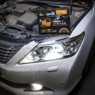 Toyota Camry VII (XV50) - улучшение света фар, заменили штатные ксеноновые линзы на BI-LED AOZOOM A4+ двухчиповые светодиодные линзы