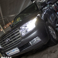 Toyota Land Cruiser 200: замена передних фар на новые, полировка задних фонарей