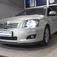 Сделали шикарный диодный свет на Toyota Avensis.